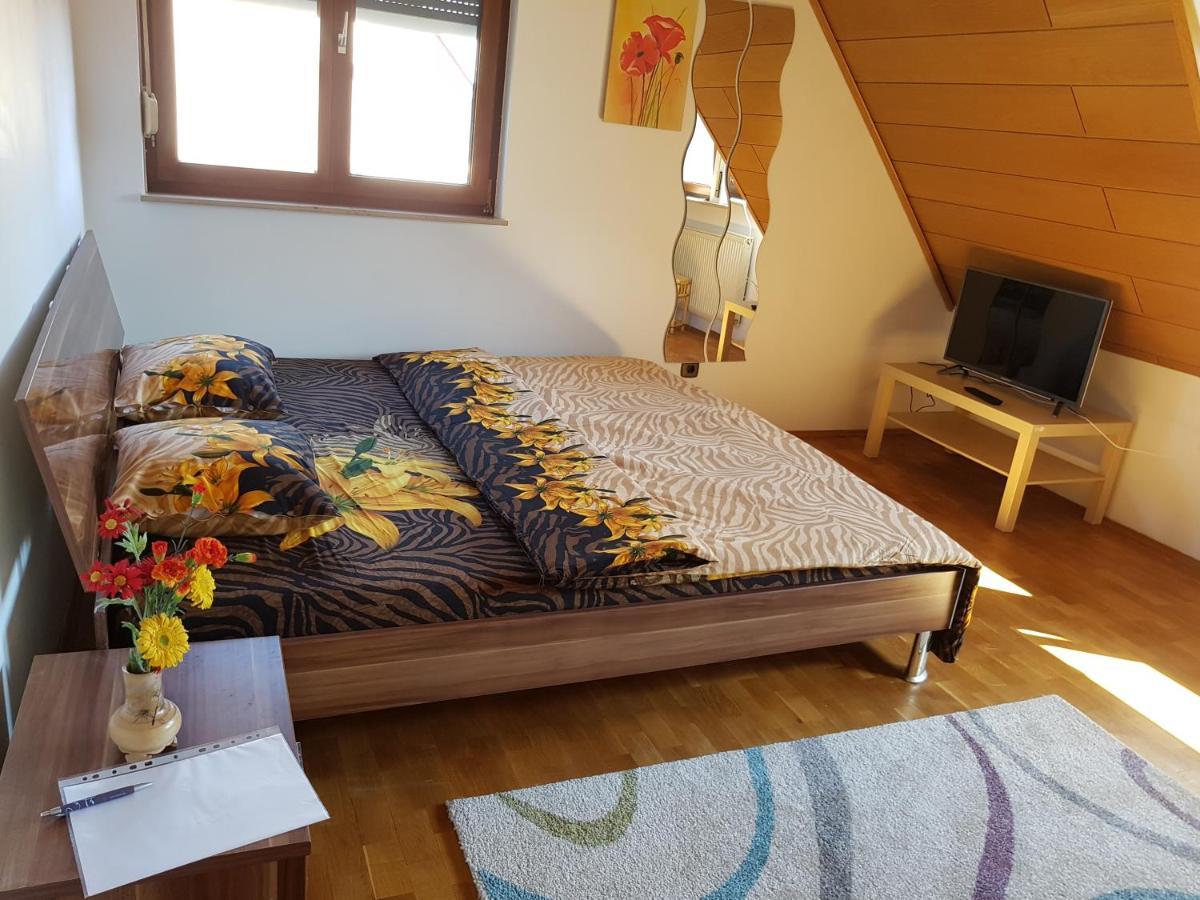 Alex Pension Aichtal Exteriör bild